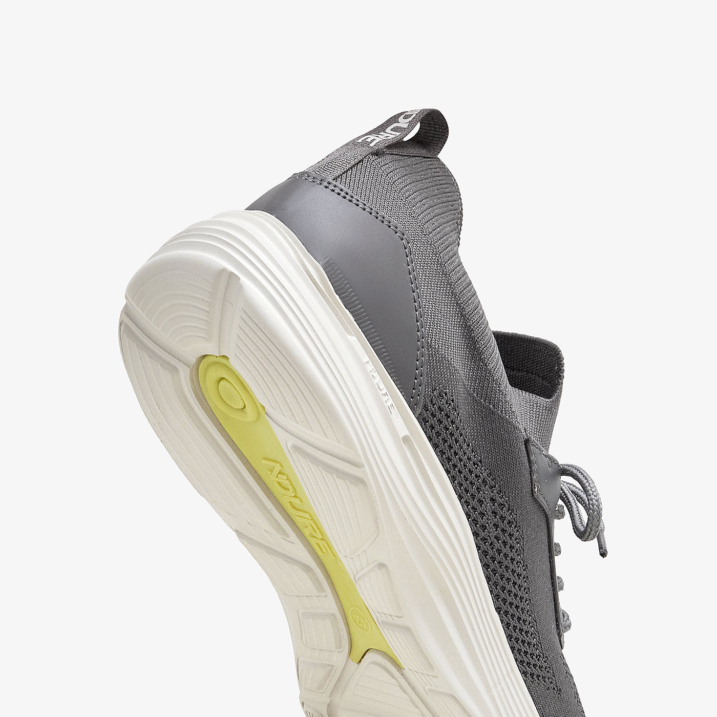 Lightweight sneakers mens sale